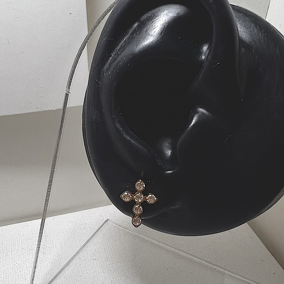 18k Gold Cross CZ Earring Studs - Picture 4 of 4